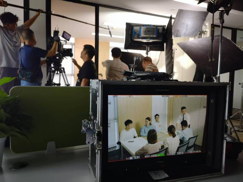 中卫TVC拍摄公司：科技产品视觉化大师，诠释未来感与功能美学